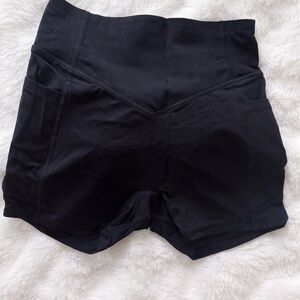 NWT Halara UltraSculpt™ 3" High Waisted Crossover Shorts - Small - Black color